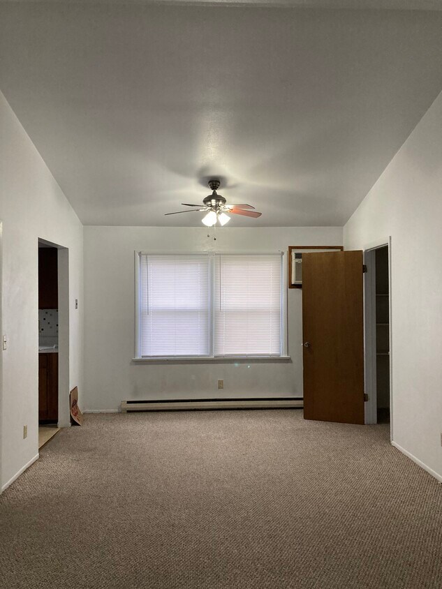 Foto principal - 327 M St