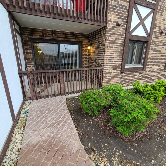 10640 Ridgeland Ave Unit 1D, Chicago Ridge, IL 60415 Condo for Rent
