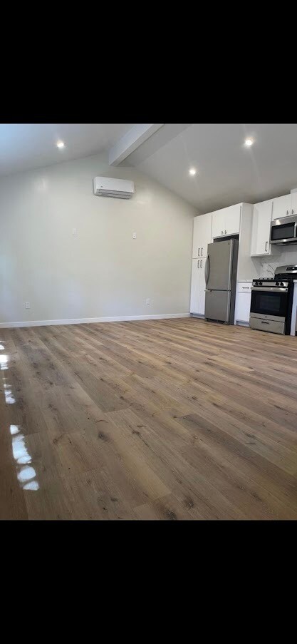 Foto del edificio - 14014 Hamlin St