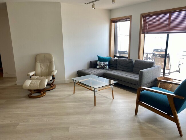 Foto del edificio - 2516 Alki Ave SW