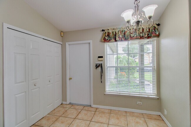 Foto del edificio - 2120 Falkner Rd