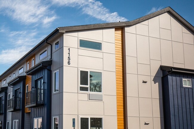 Building Photo - Vertisee Heights