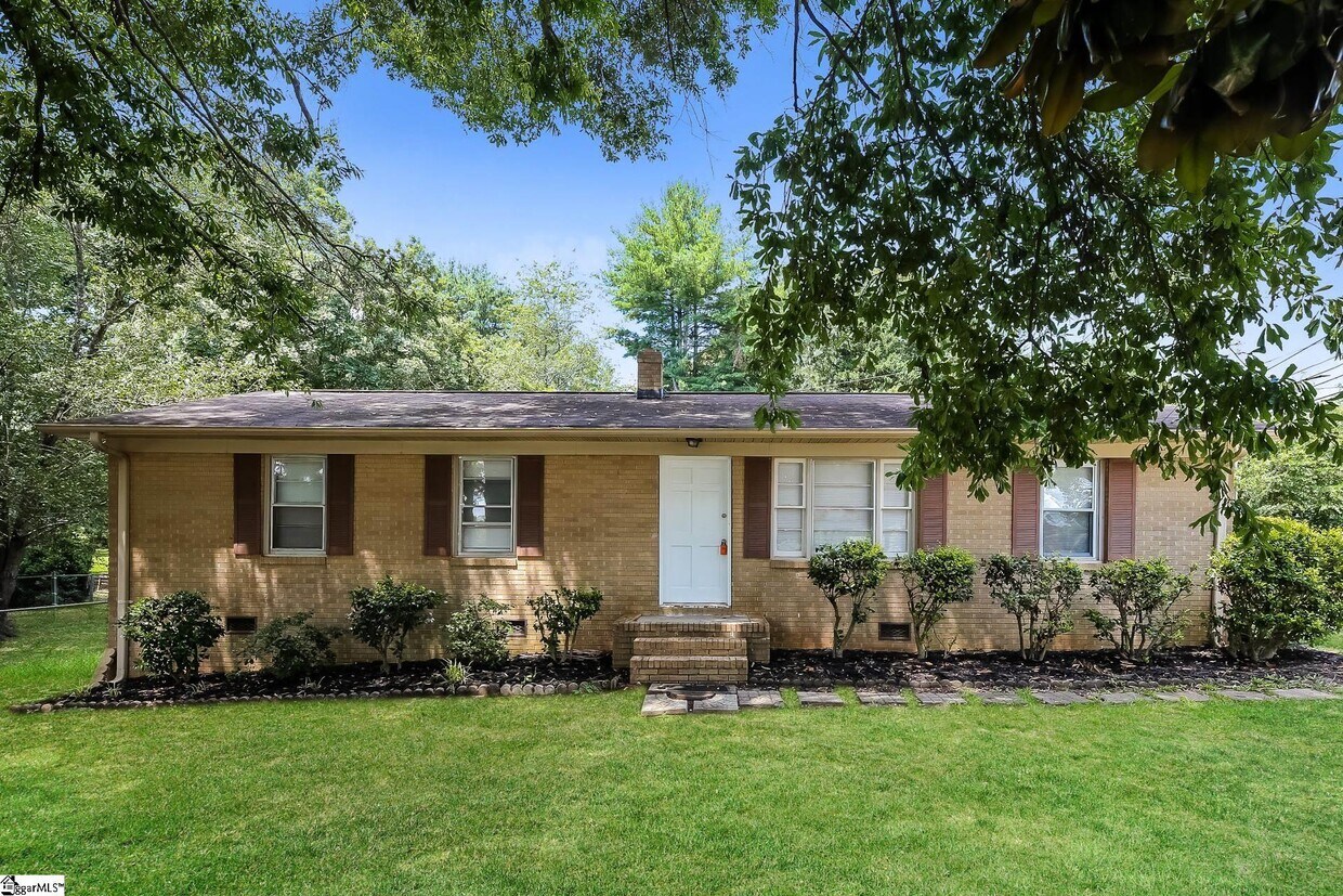 100 Roosevelt Dr, Easley, SC 29642 House Rental in Easley, SC