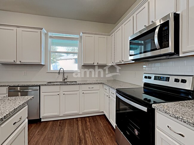 Building Photo - 1344 Mount Logan Dr