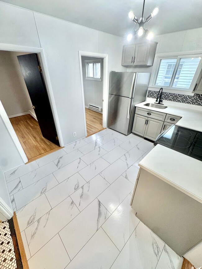 Foto del edificio - TWO BEDROOM Detached Home in Bethlehem Schools