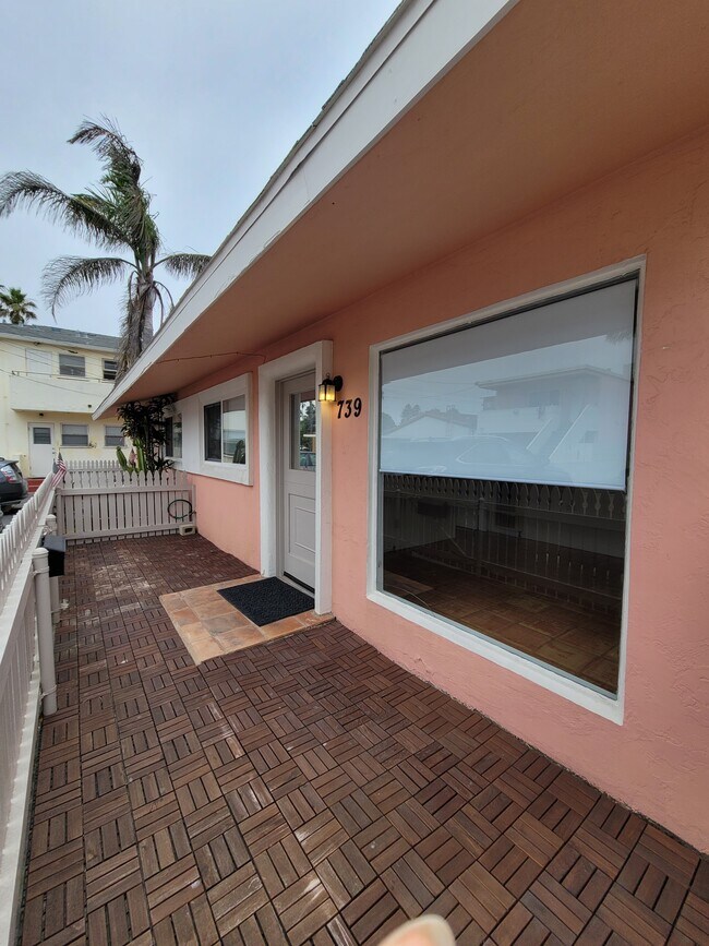Foto del edificio - 739 Wave Crest Ct