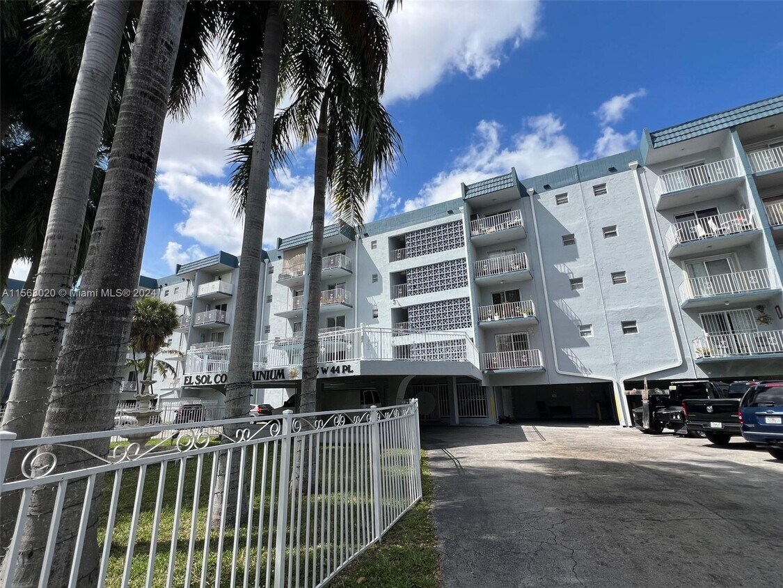 1655 W 44th Pl Unit 305, Hialeah, FL 33012 Condo for Rent in Hialeah