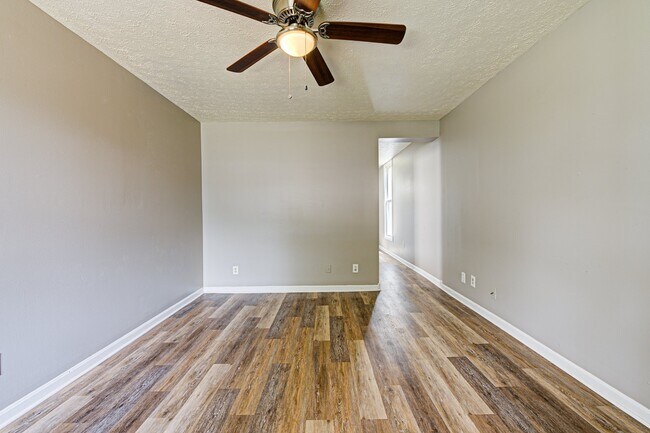 Foto del edificio - 1307 E Market St