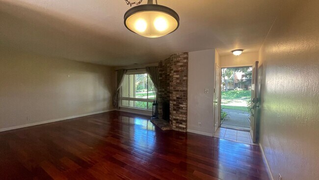 Building Photo - 3211 Phoenix Lane - 30% Rental Fee