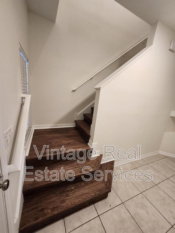 Foto del edificio - 9333 Stone River Pl