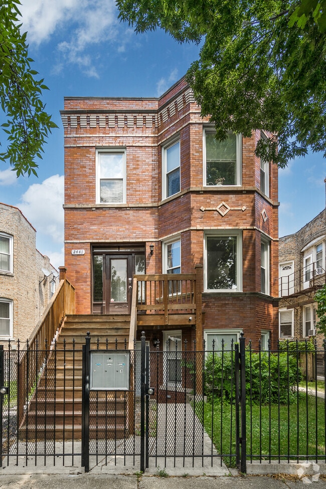 Building Photo - 2441 N Harding Ave