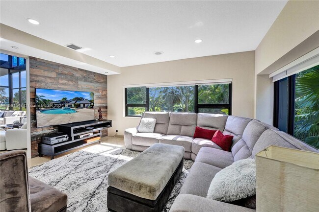 Foto del edificio - 5306 White Oak Ln