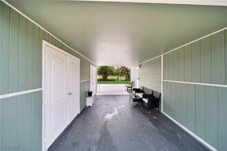 Building Photo - 102 Oleander Rd