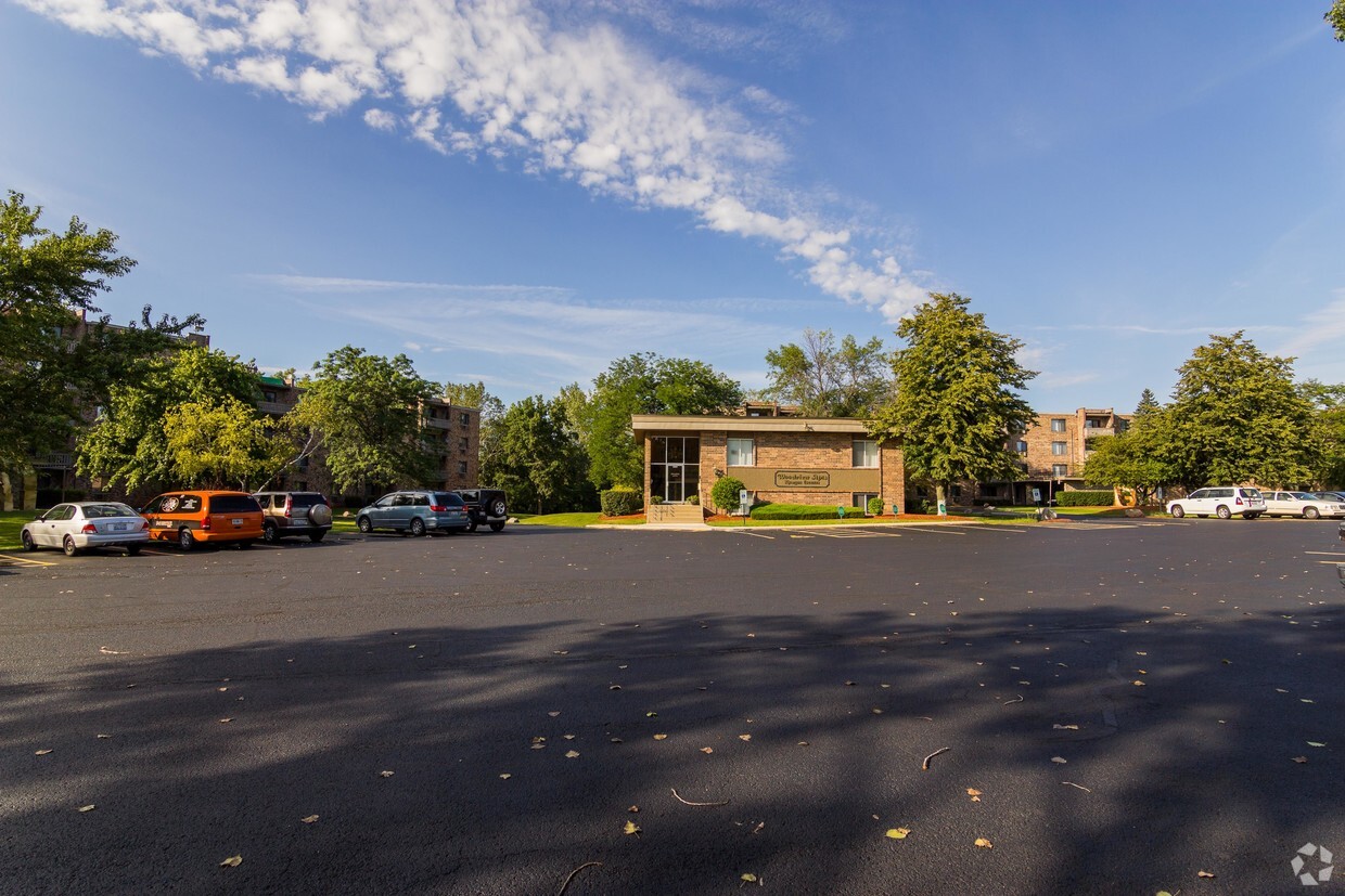 Primary Photo - Woodview Apartments