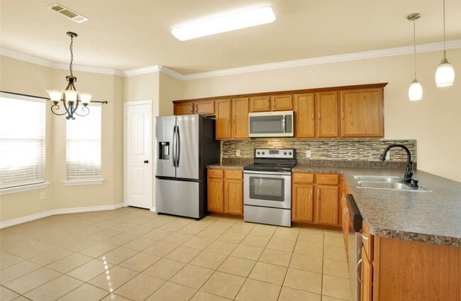 Building Photo - 4813 Pinnacle Pl