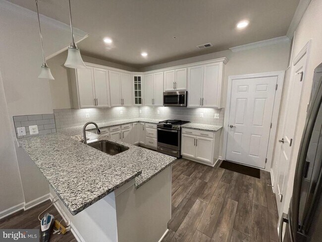 Building Photo - 20765 Heron Landing Dr