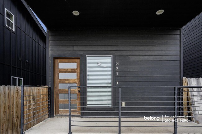 Building Photo - 321 Porter St