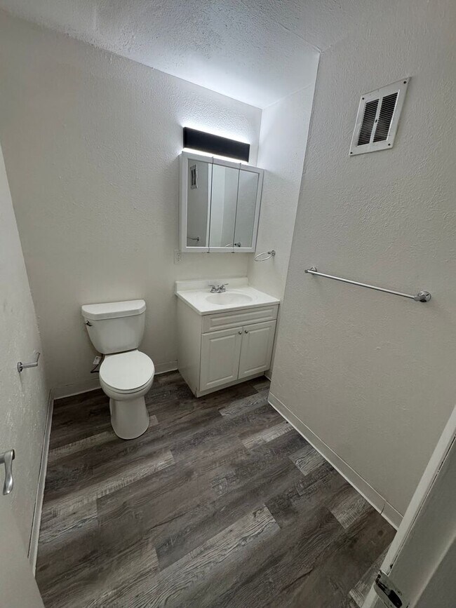 Foto del edificio - 2445 Verde Dr