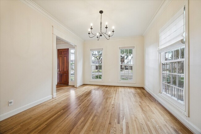 Foto del edificio - 4230 Byron St