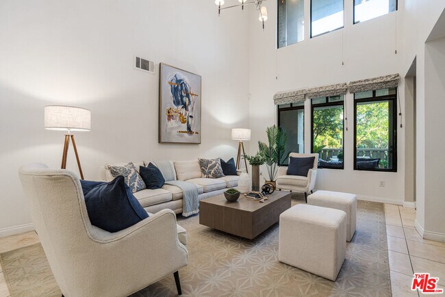 Foto del edificio - 5625 Crescent Park E