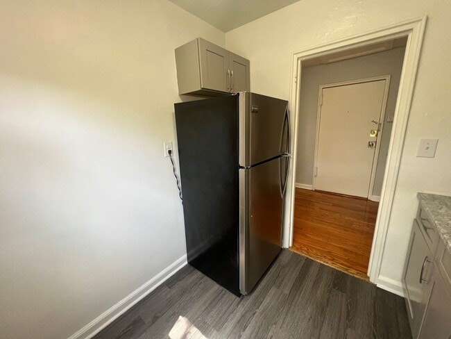 Interior Photo - 151 South Munn Ave