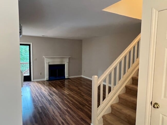 Building Photo - 105 Weathersfield Drive - 1