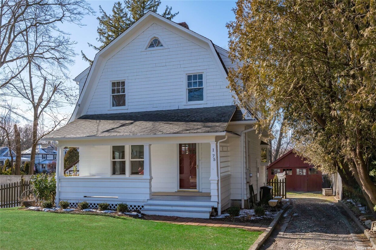 Primary Photo - 175 Nassau Rd