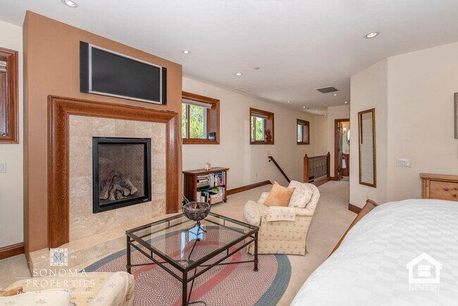 Foto del edificio - Stunning 3 Bedroom / 3 Bathroom Home Surrounded by Vineyards & Breathtaking Views