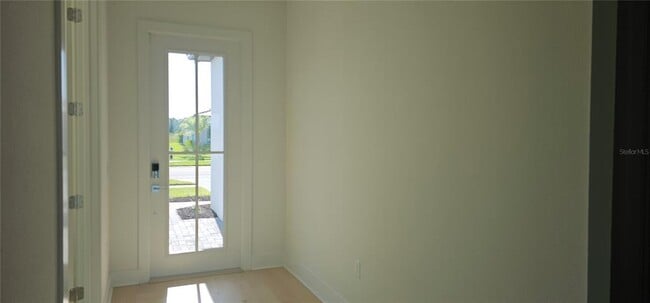 Building Photo - 2625 Waterfront Cir