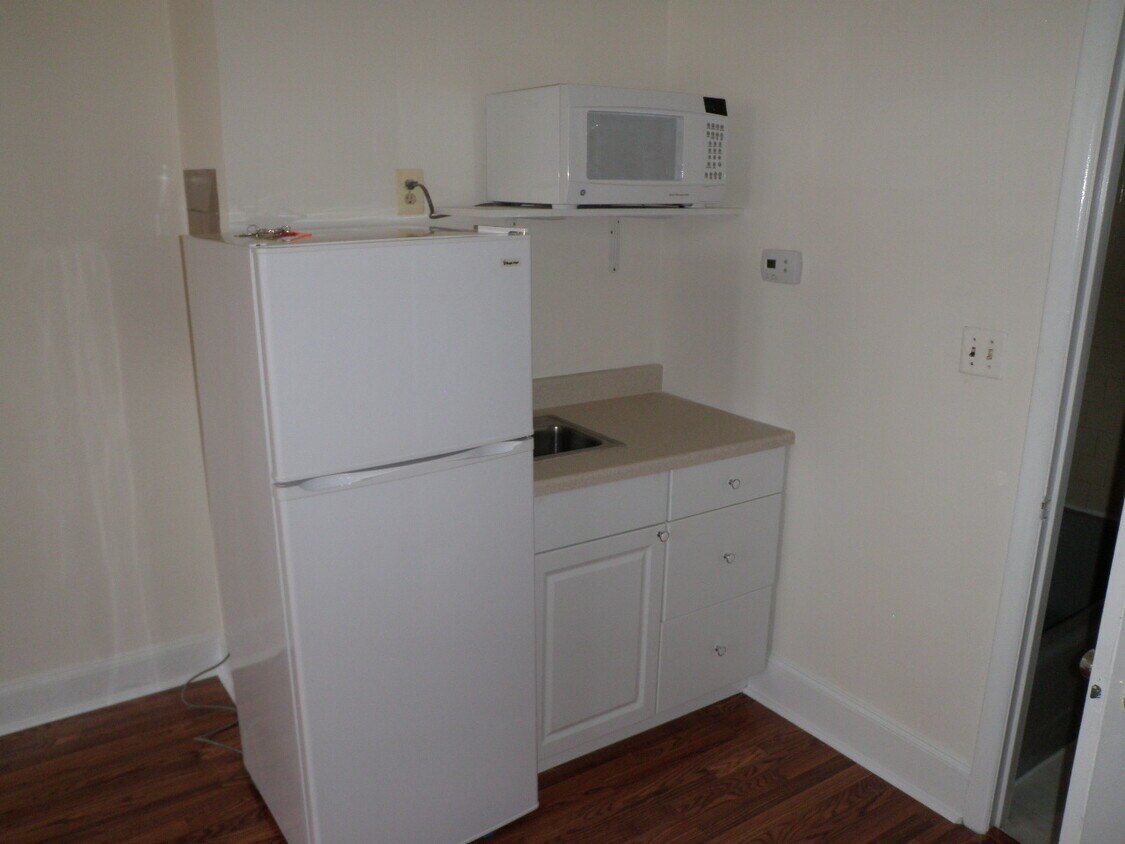Kitchenette - 2932 N Calvert St