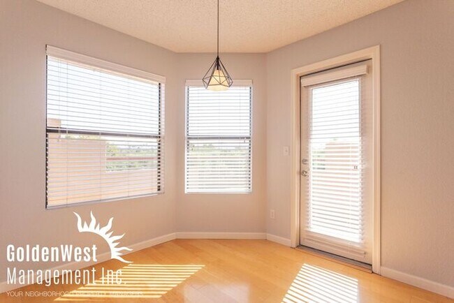 Building Photo - Updated 2Bdm 2Ba Scottsdale condo in Villa...