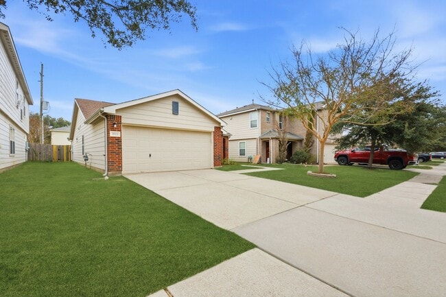 Building Photo - 3023 Legends York Dr