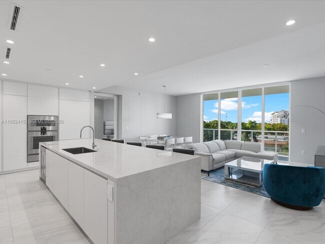 Foto del edificio - 220 SE Mizner Blvd