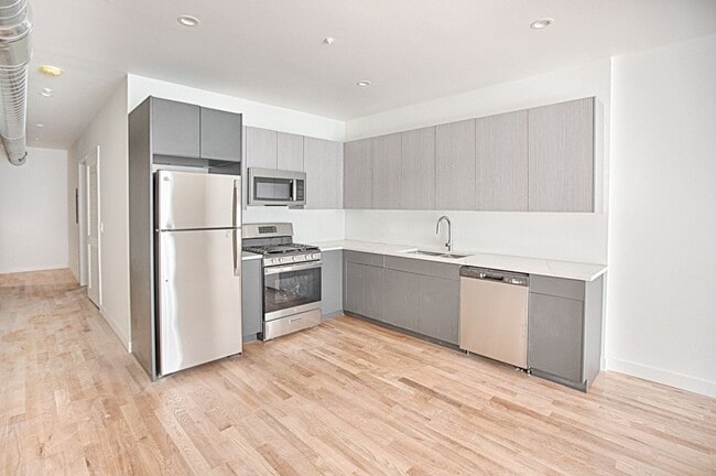 Foto del edificio - Amazing 2 Bed/2 Bath Apartment in prime Li...