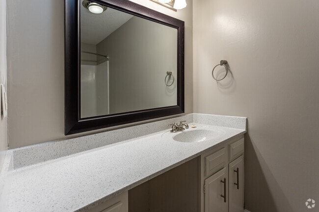 2 BR, 2 BA - 1175 PIES2 - Meadowood Apartments