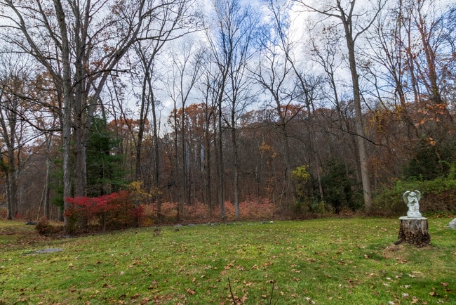 Foto del edificio - 149 Lakeside Blvd E