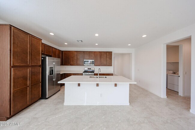 Foto del edificio - 14831 W Cottontail Ln