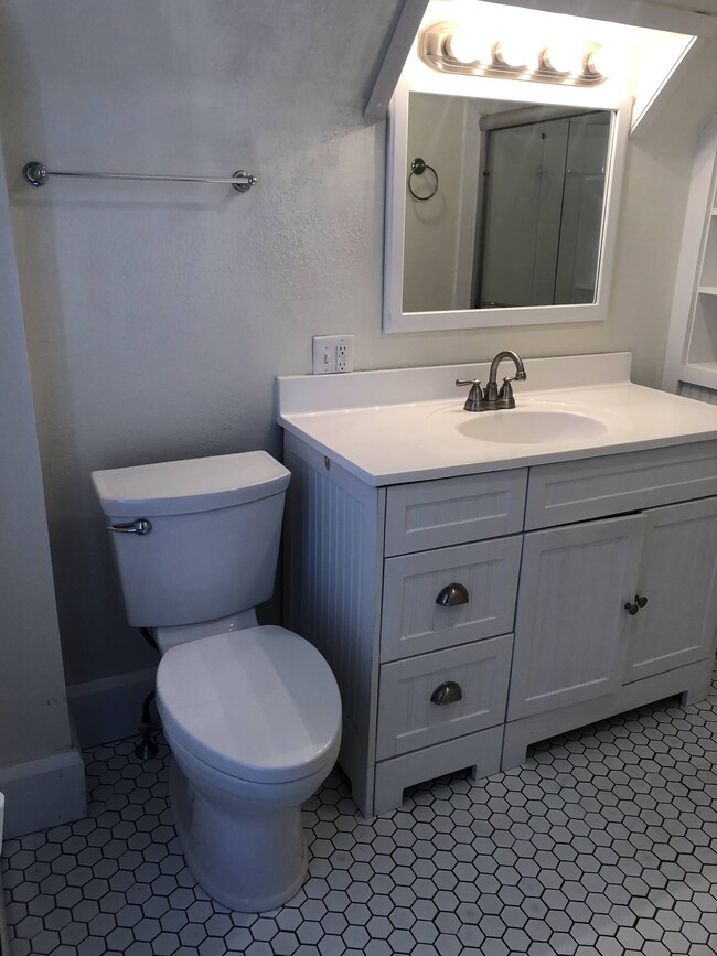 Bathroom vanity - 8 School St