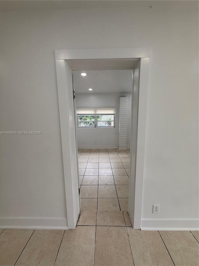 Foto del edificio - 1149 W 26th St