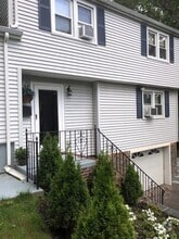 Building Photo - 143 Ridge St