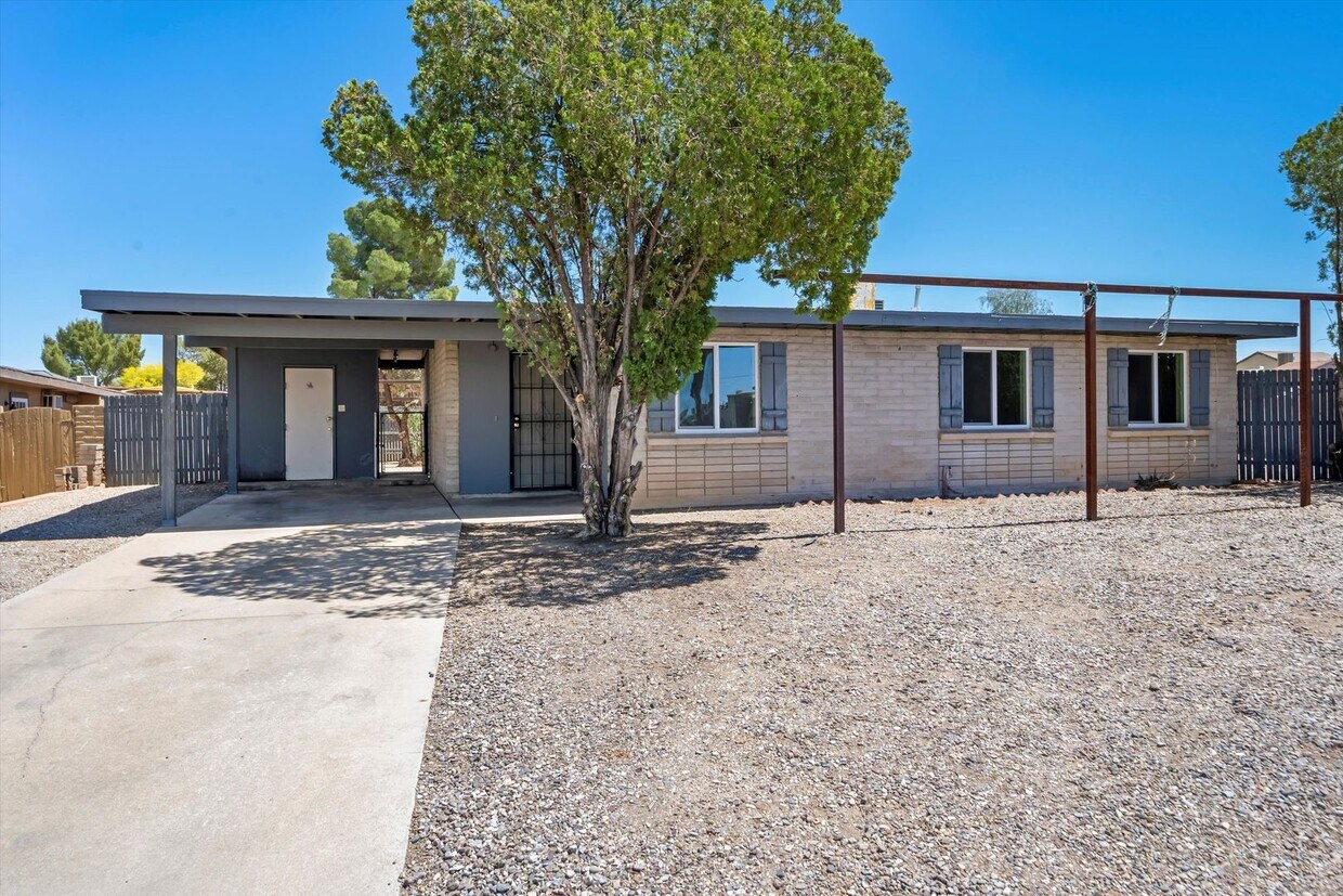 Foto principal - Eastside Spacious home