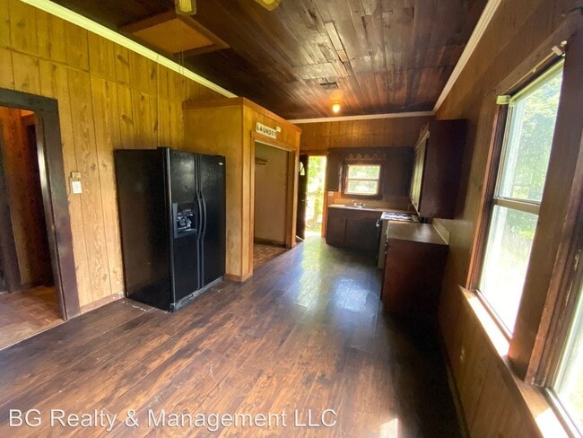 Building Photo - 2 br, 1 bath House - 202 2nd Street