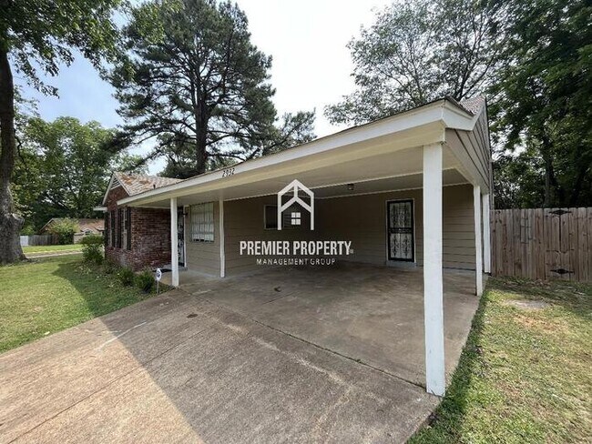 Photo - 2932 Watson St House