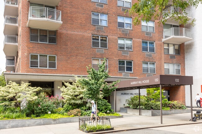 Building Photo - Murray Hill House