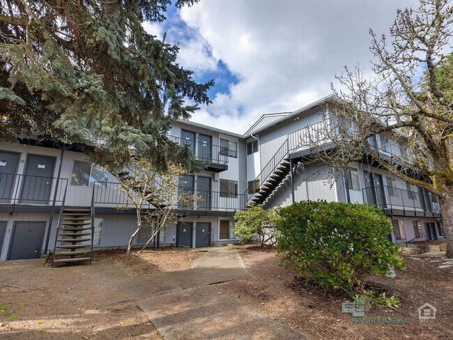 Building Photo - VALENTINE'S SPECIAL, 1-MONTH FREE RENT!