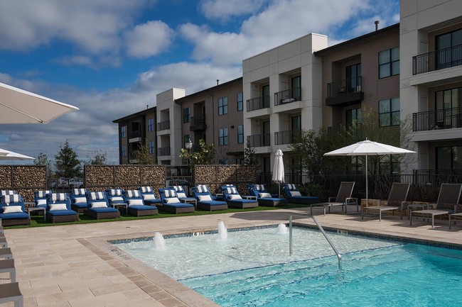 Soak up the sun on the tanning ledge - Windsor Oak Hill