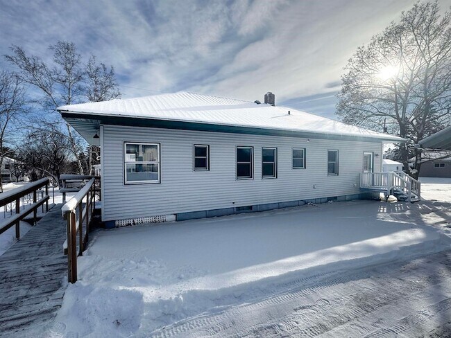 Foto del edificio - 315 3rd Ave E