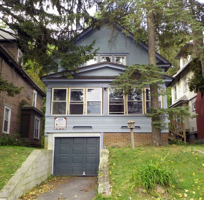 Building Photo - 328 Greenwood Pl