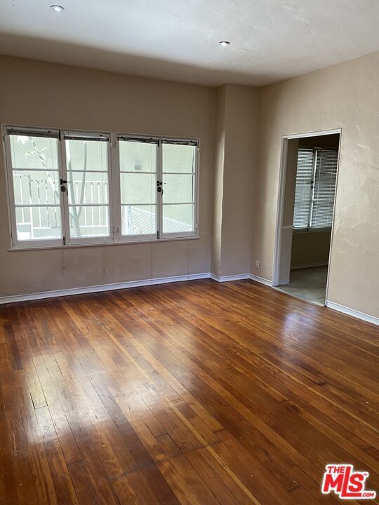 Foto del edificio - 476 Landfair Ave