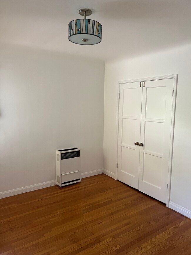 Foto del edificio - 8925 Keith Ave